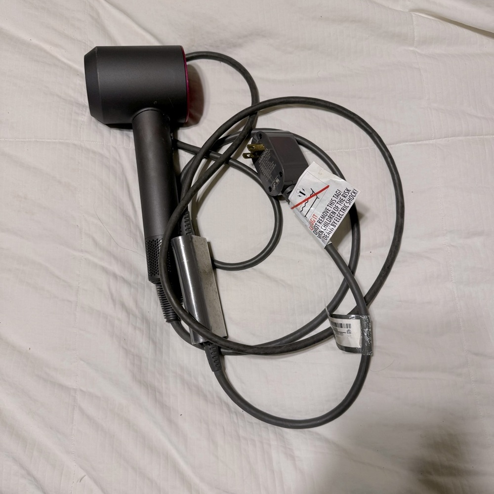 NOT WORKING Dyson blow dryer